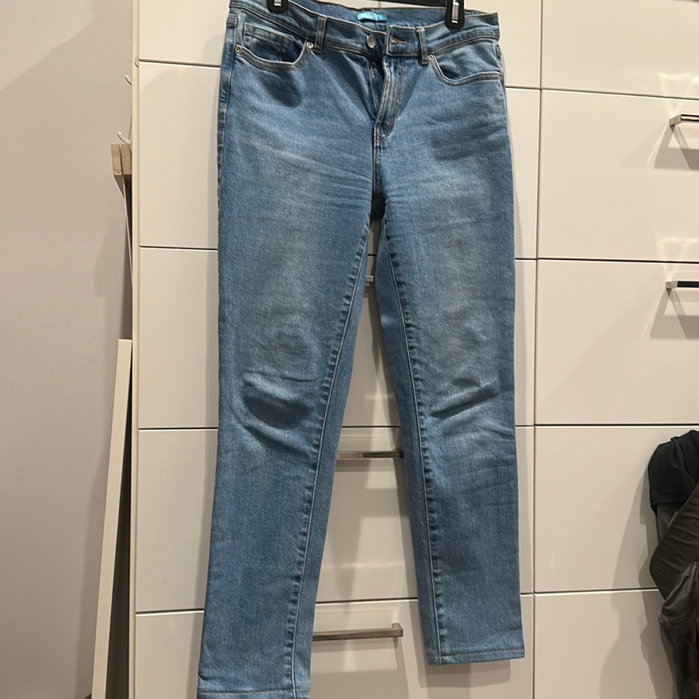 J. McLaughlin size 8 straight leg jeans